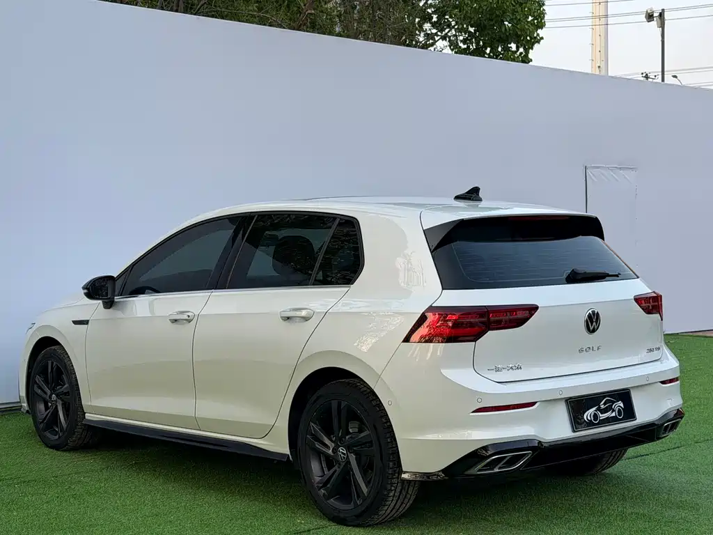 Volkswagen Golf 2023