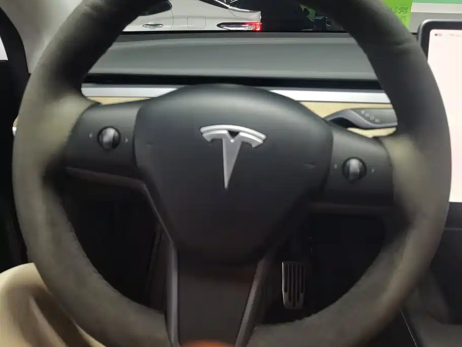 Tesla Model Y 2023 — фото 15