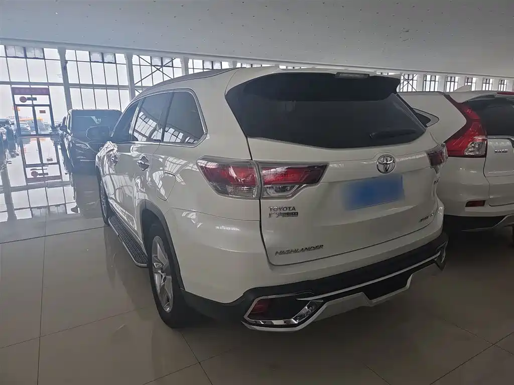 Toyota Highlander 2017 — фото 10