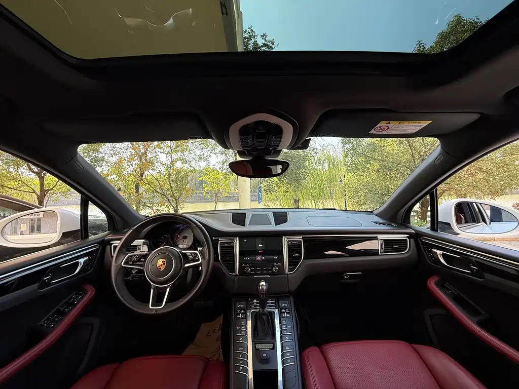 Porsche Macan 2018 — фото 13