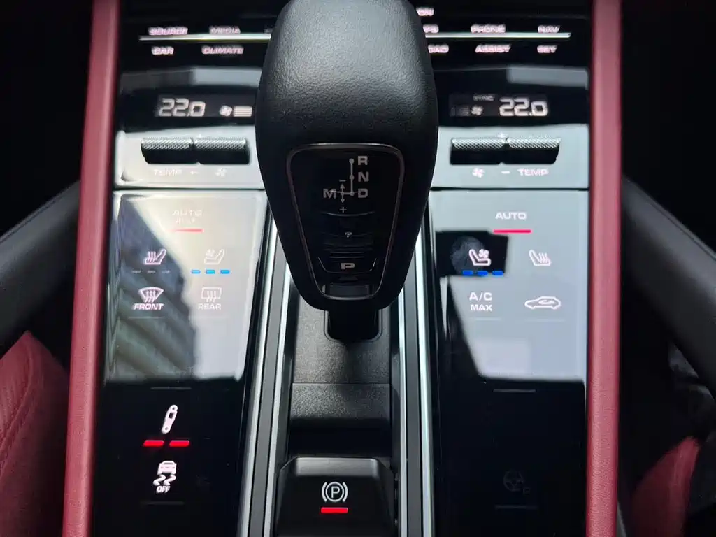 Porsche Cayenne 2023 — фото 10
