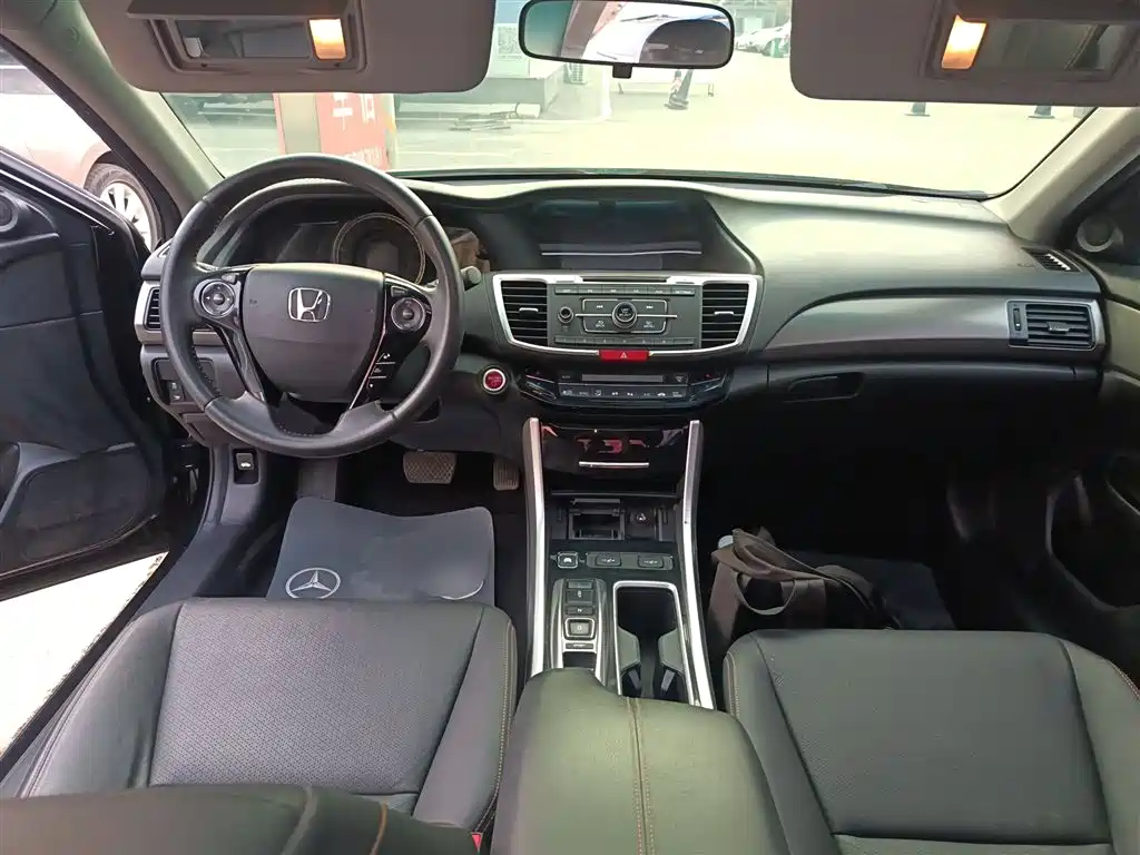 Honda Accord 2019 — фото 10
