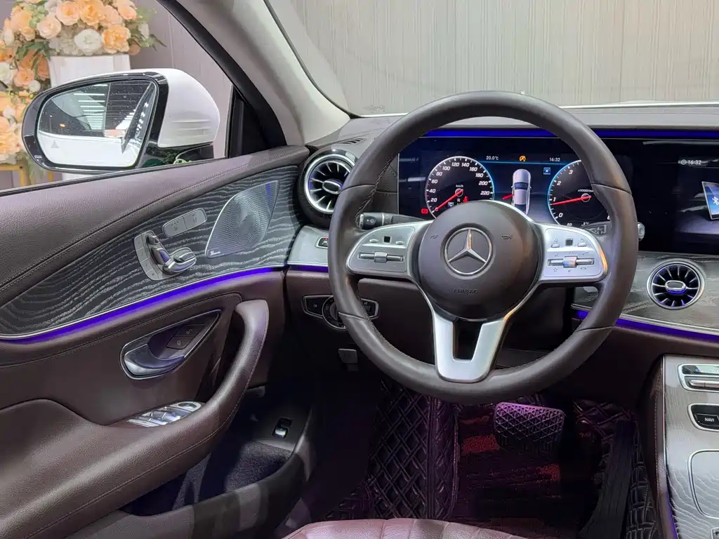 Mercedes-Benz CLS 2020 — фото 23