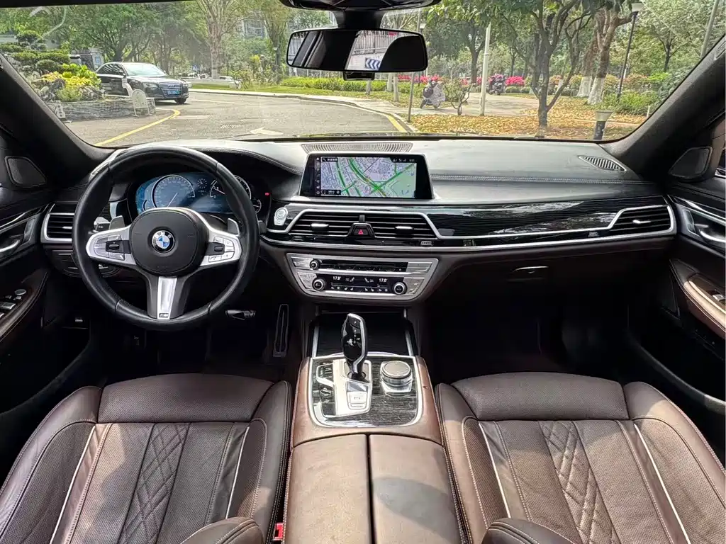 BMW 7 Series 2019 — фото 10