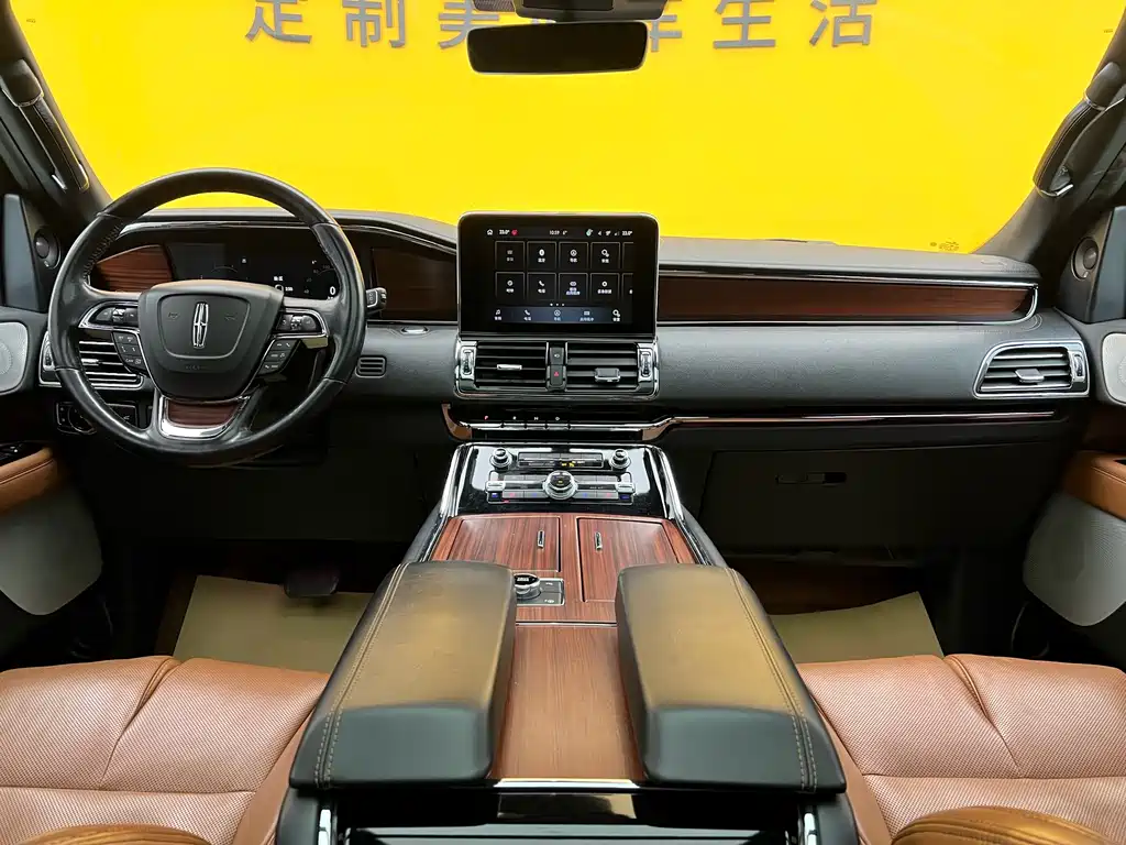 Lincoln Navigator 2021 — фото 11