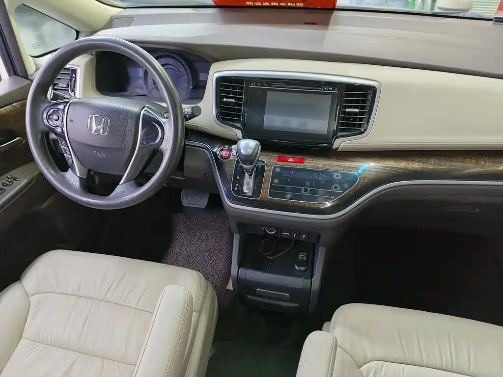Honda Odyssey 2017 — фото 17