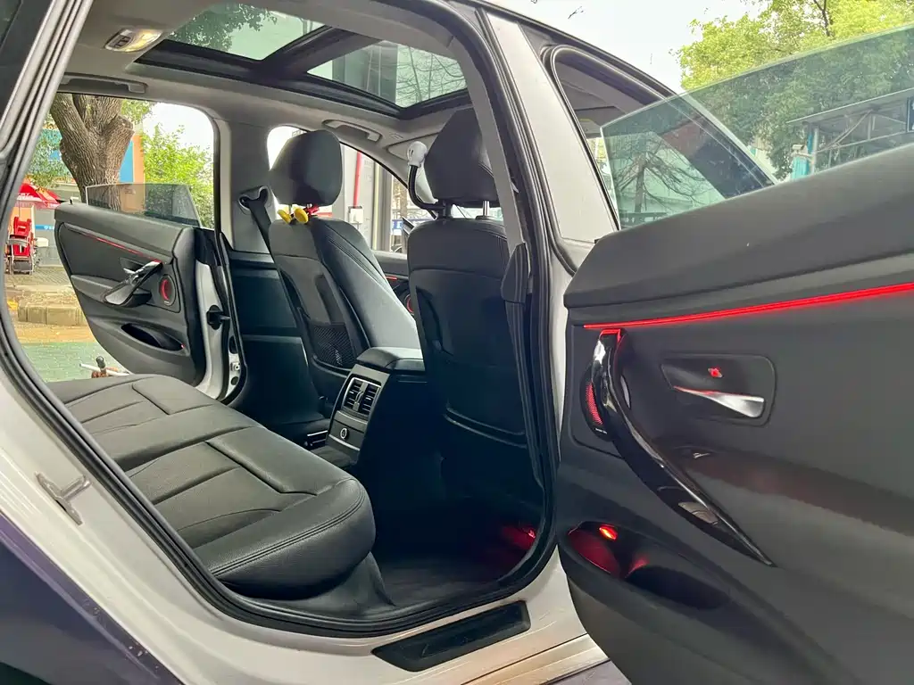 BMW 3 Series GT 2018