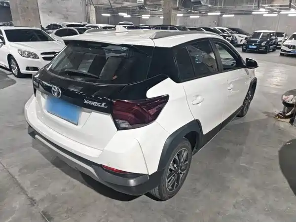 Toyota Yaris L 2022