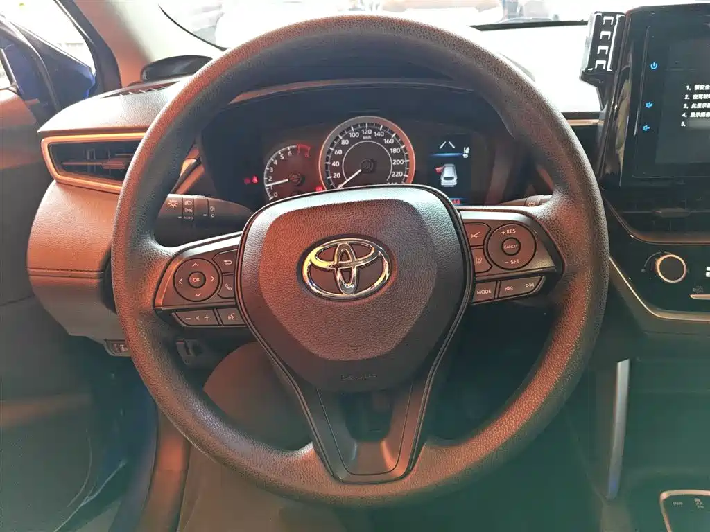 Toyota Corolla Cross 2023 — фото 7