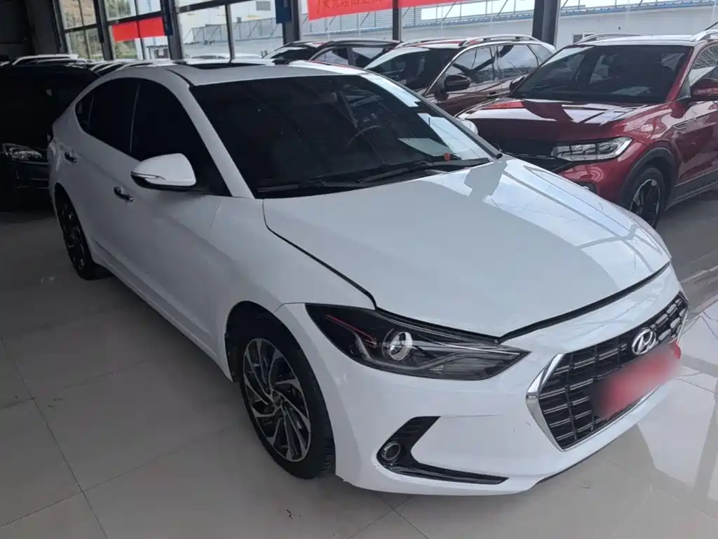 Hyundai Elantra 2019 — фото 4