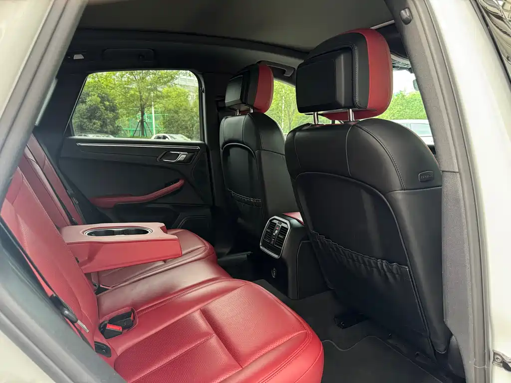 Porsche Macan 2019 — фото 16