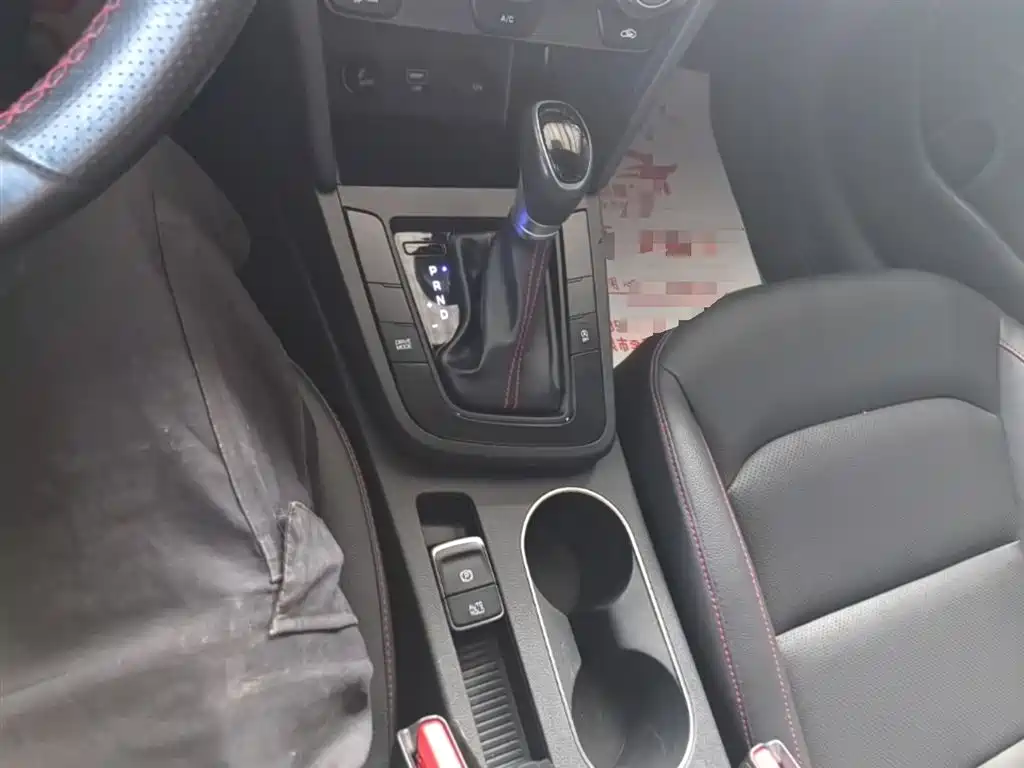 Hyundai Elantra 2019 — фото 14