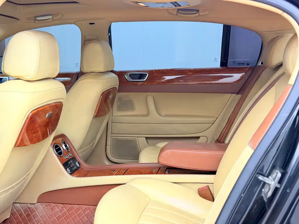 Bentley Flying Spur 2007 — фото 13