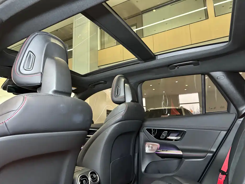 Mercedes-Benz GLC AMG 2025 — фото 9