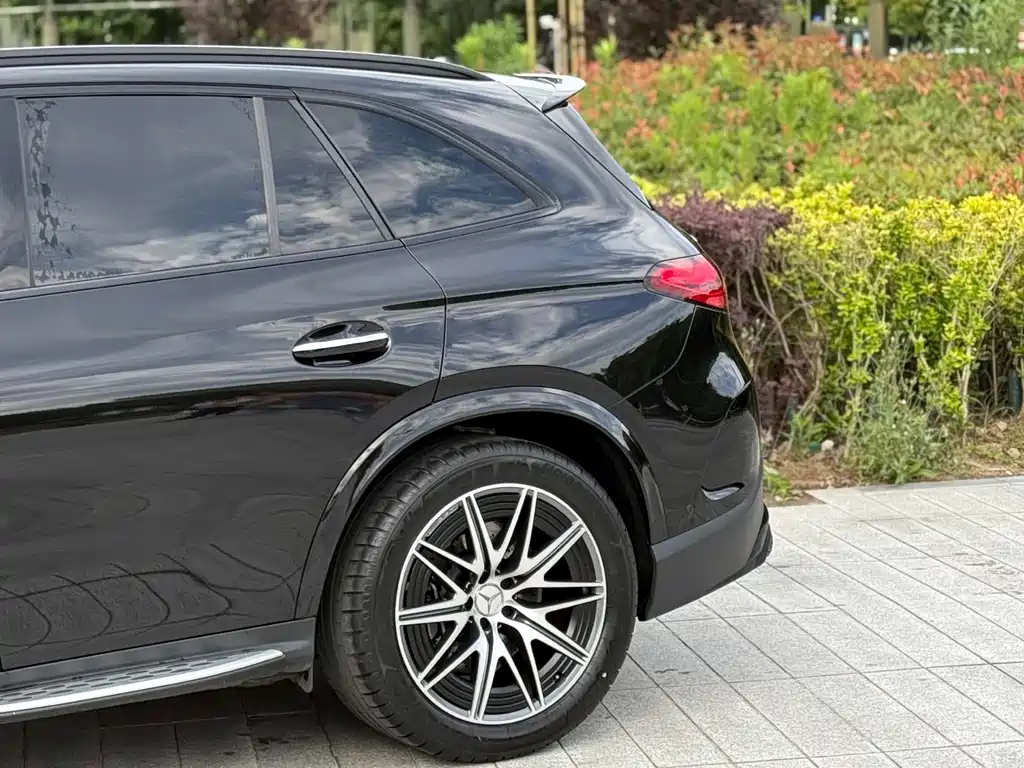 Mercedes-Benz GLC AMG 2024 — фото 19