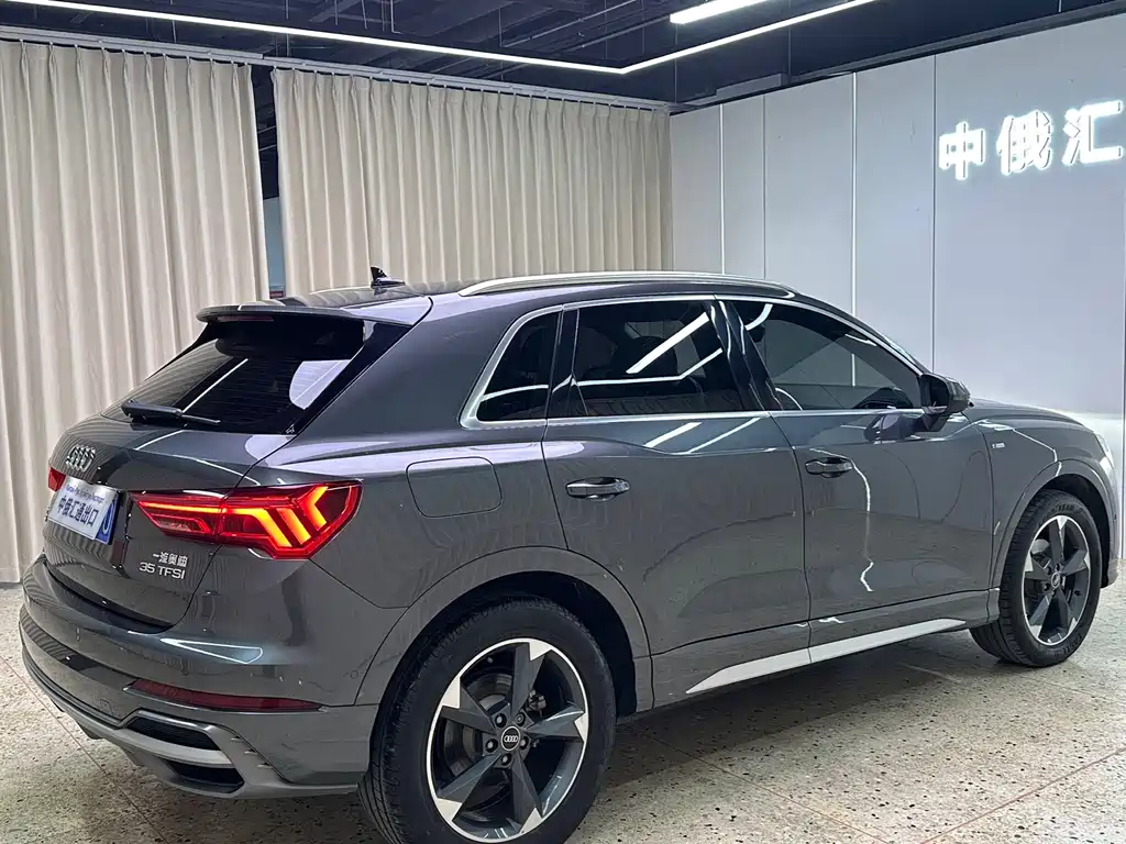 Audi Q3 2023 — фото 4