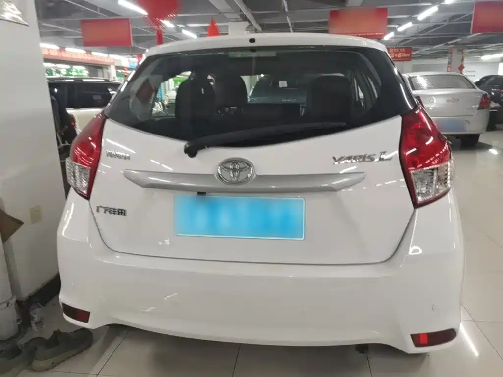 Toyota Yaris L 2015 — фото 6
