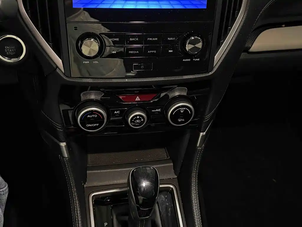 Subaru Forester 2022 — фото 14