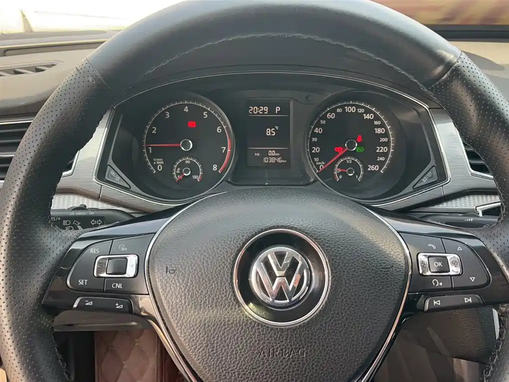 Volkswagen Passat 2017 — фото 7