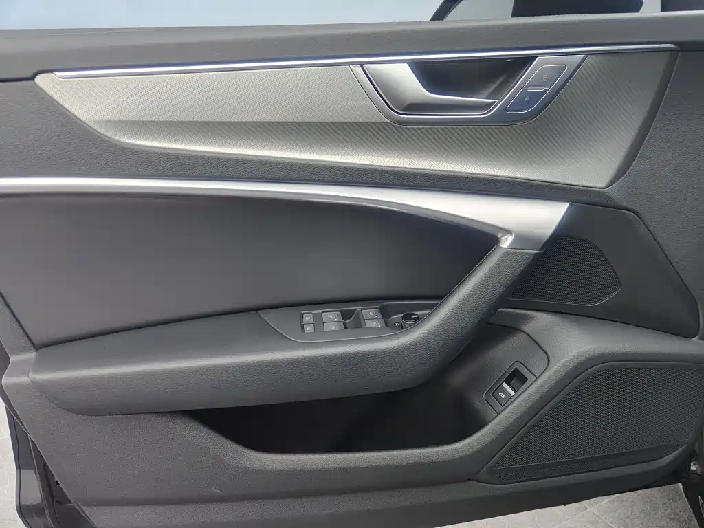 Audi A6L 2023 — фото 10