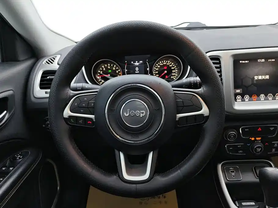 Jeep Compass 2020 — фото 15