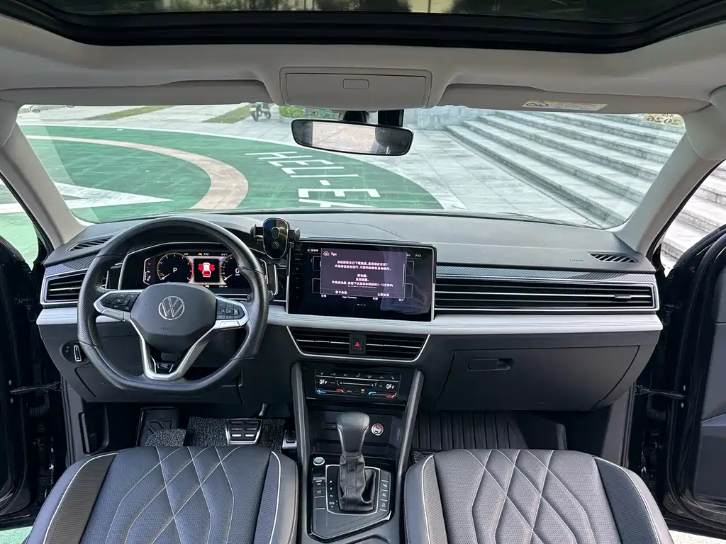 Volkswagen Tiguan L 2024