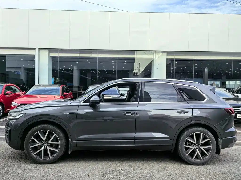Volkswagen Touareg 2019 — фото 3