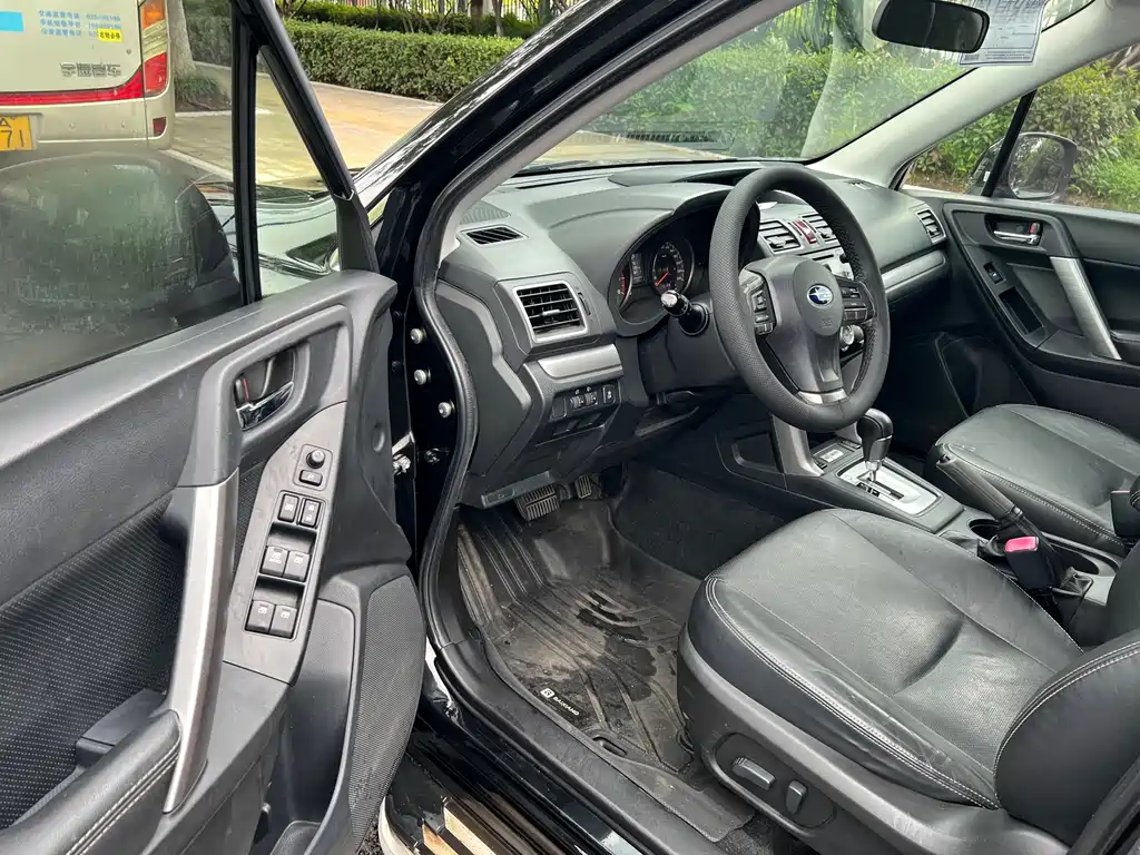 Subaru Forester 2015 — фото 8