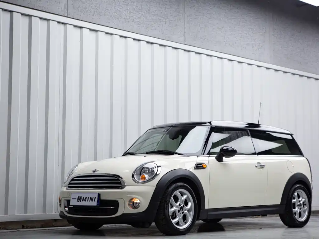 MINI Clubman 2012