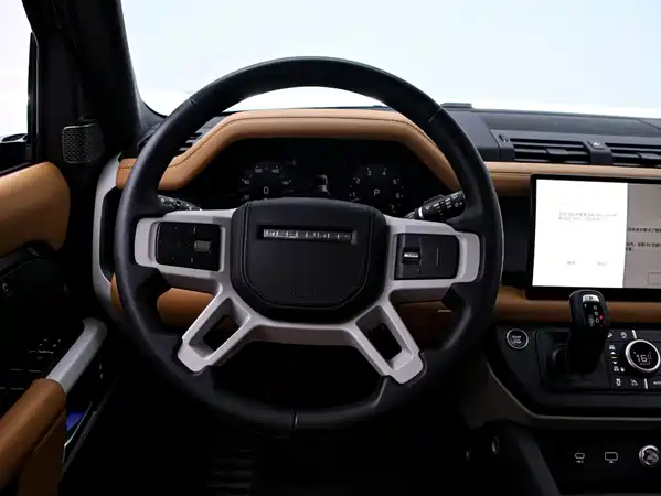 Land Rover Defender 2023