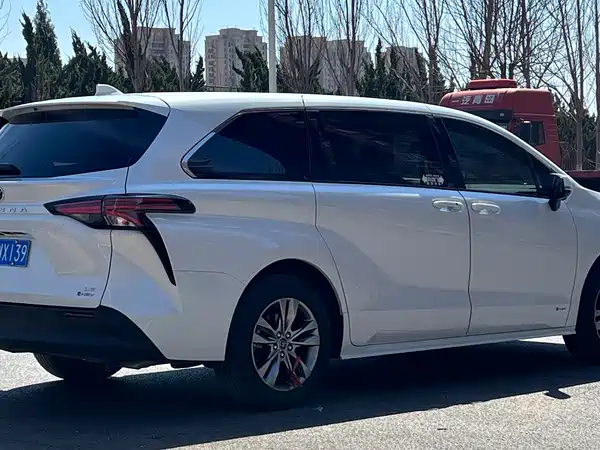 Toyota Sienna 2024