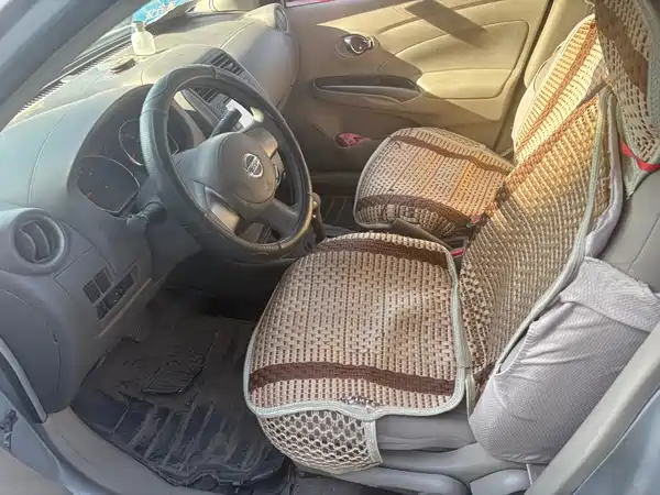 Nissan Sunny 2011