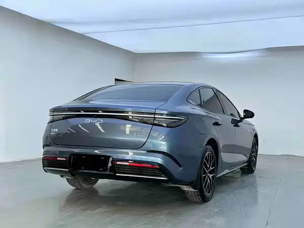 BYD Seal 07 DM-i 2025