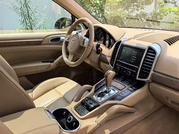 Porsche Cayenne 2011