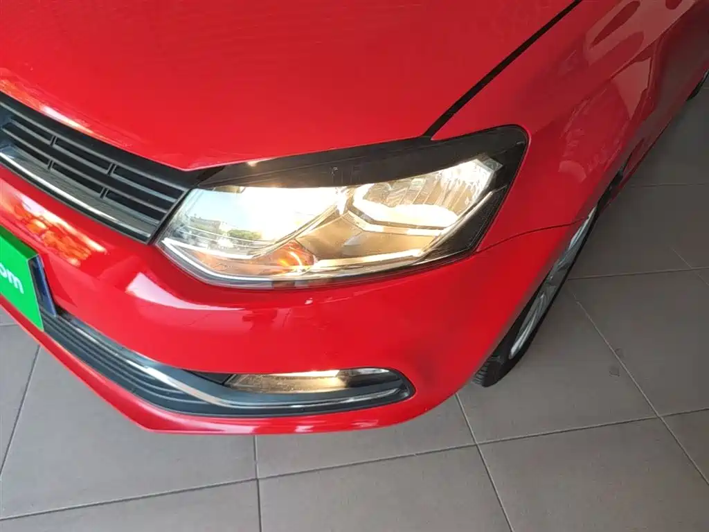 Volkswagen Polo 2015 — фото 24