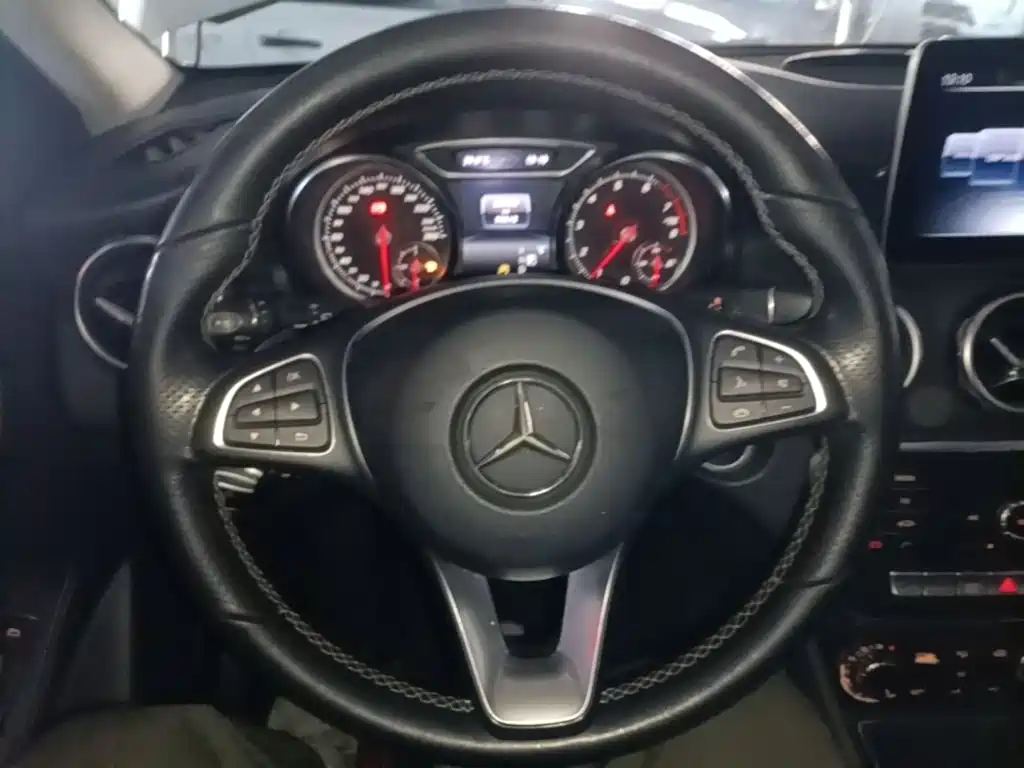 Mercedes-Benz GLA 2019 — фото 11