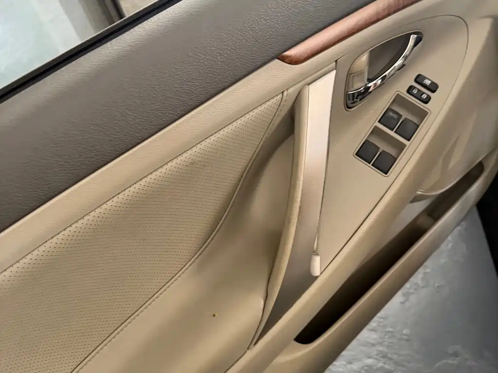 Toyota Camry 2011 — фото 4