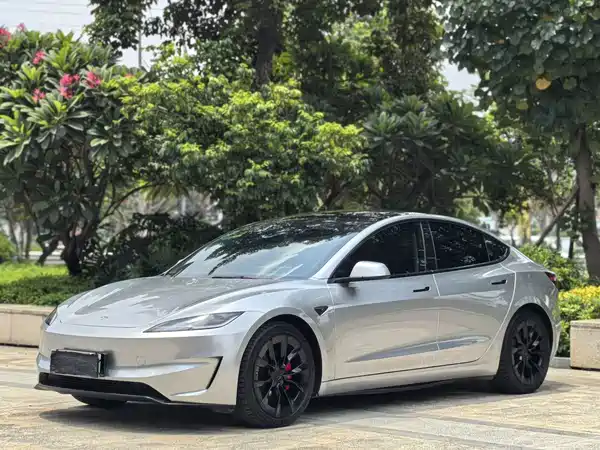 Tesla Model 3 2023
