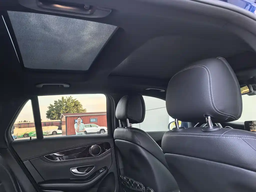 Mercedes-Benz GLC 2018 — фото 12
