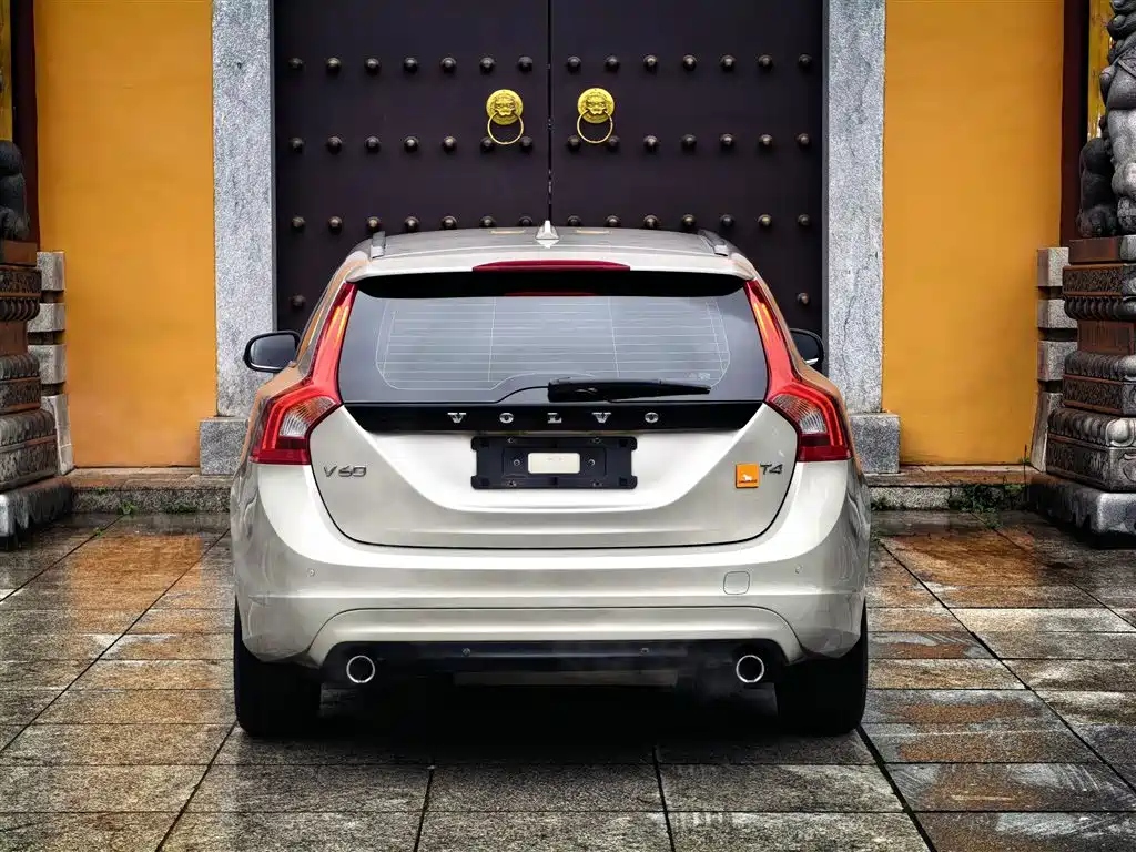 Volvo V60 2017 — фото 8