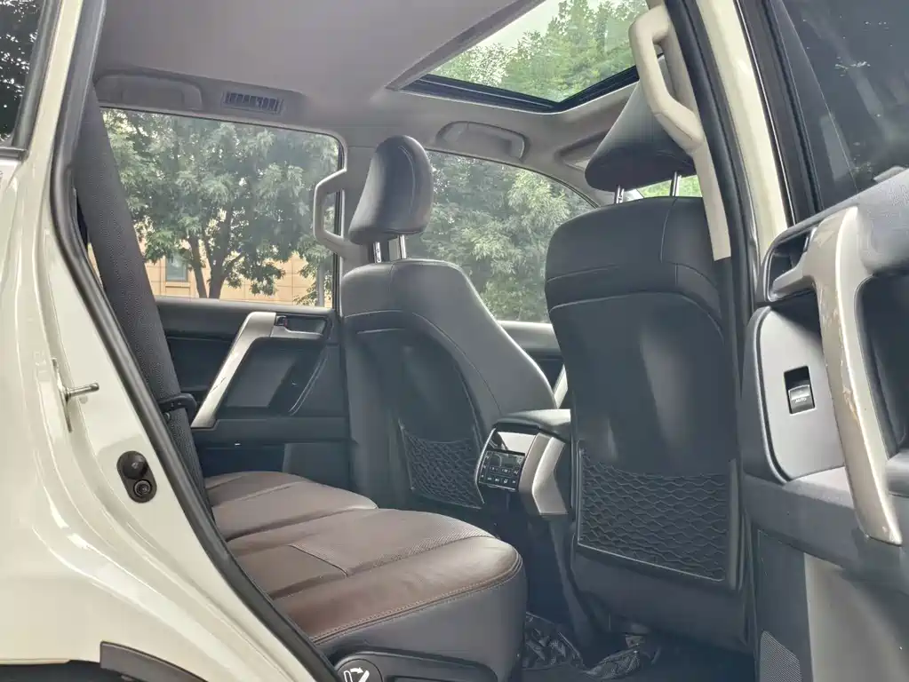 Toyota Prado 2018 — фото 11