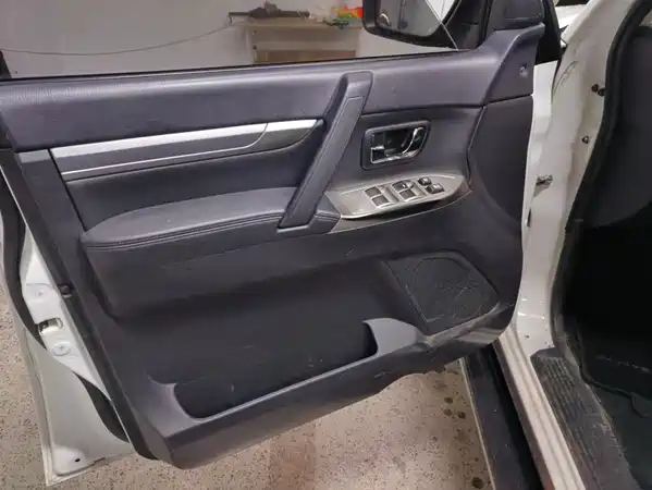Mitsubishi Pajero 2018