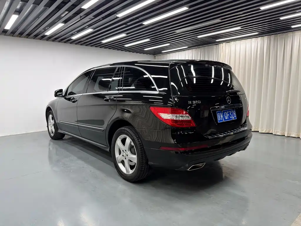 Mercedes-Benz R-Class 2016 — фото 15