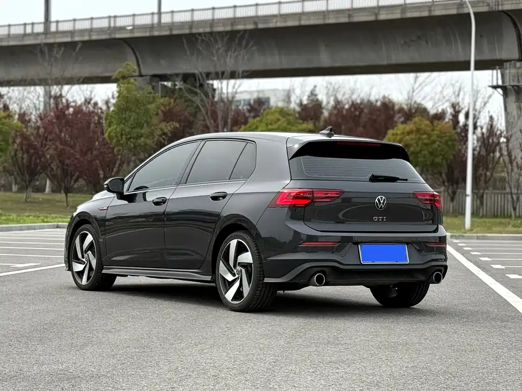 Volkswagen Golf GTI 2022 — фото 4