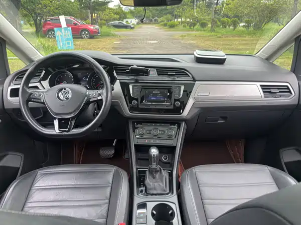 Volkswagen Touran 2016
