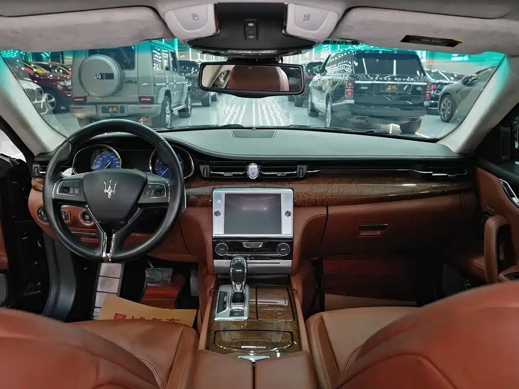Maserati Quattroporte 2016 — фото 11