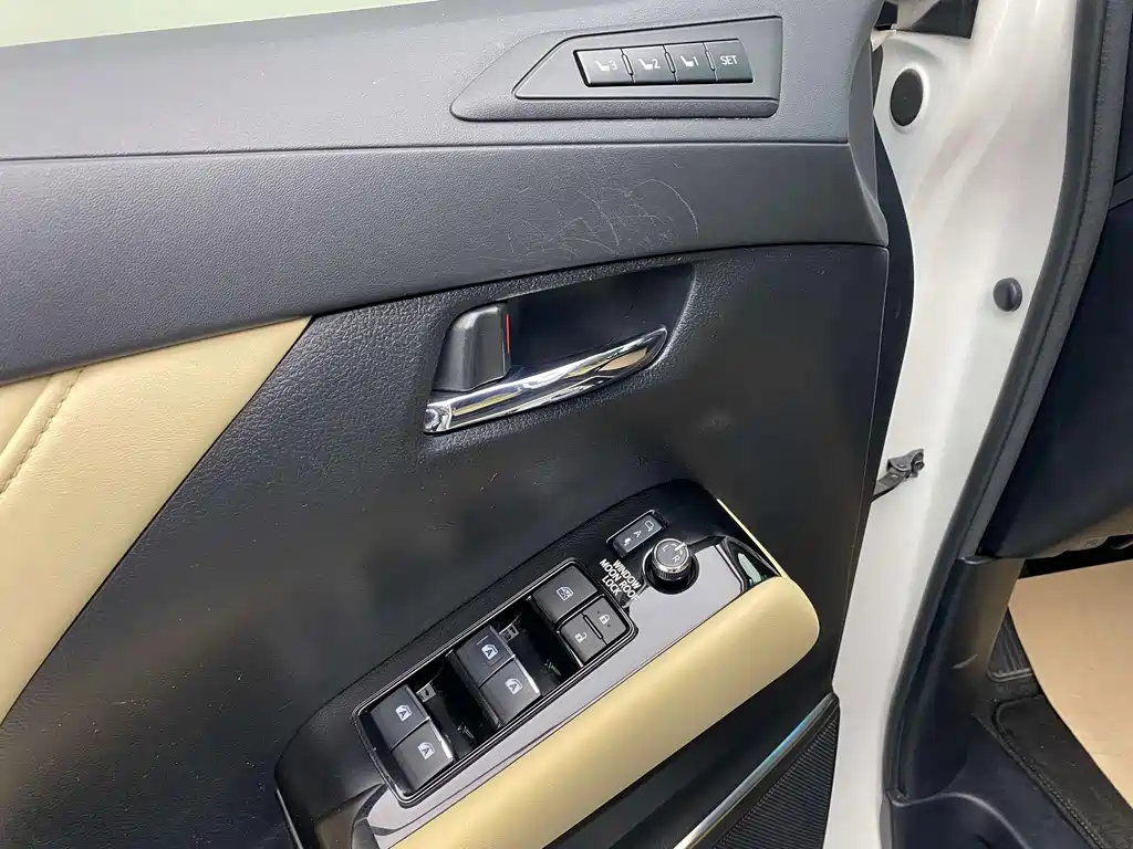 Toyota Alphard 2019 — фото 29