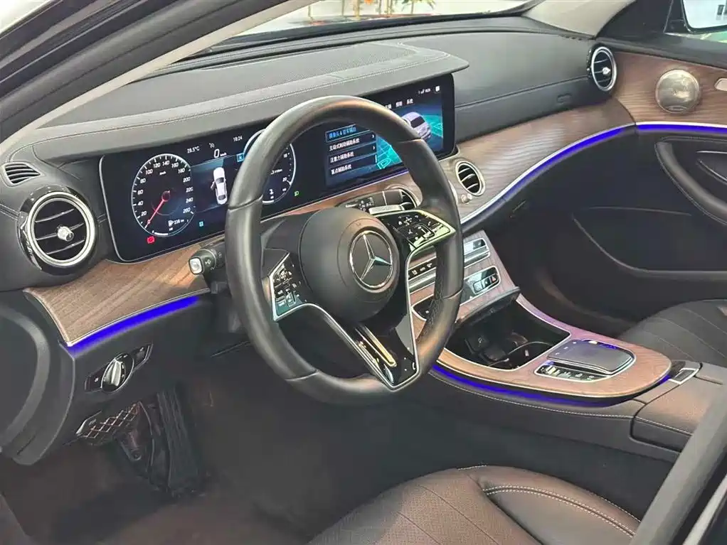 Mercedes-Benz E-Class 2021 — фото 17