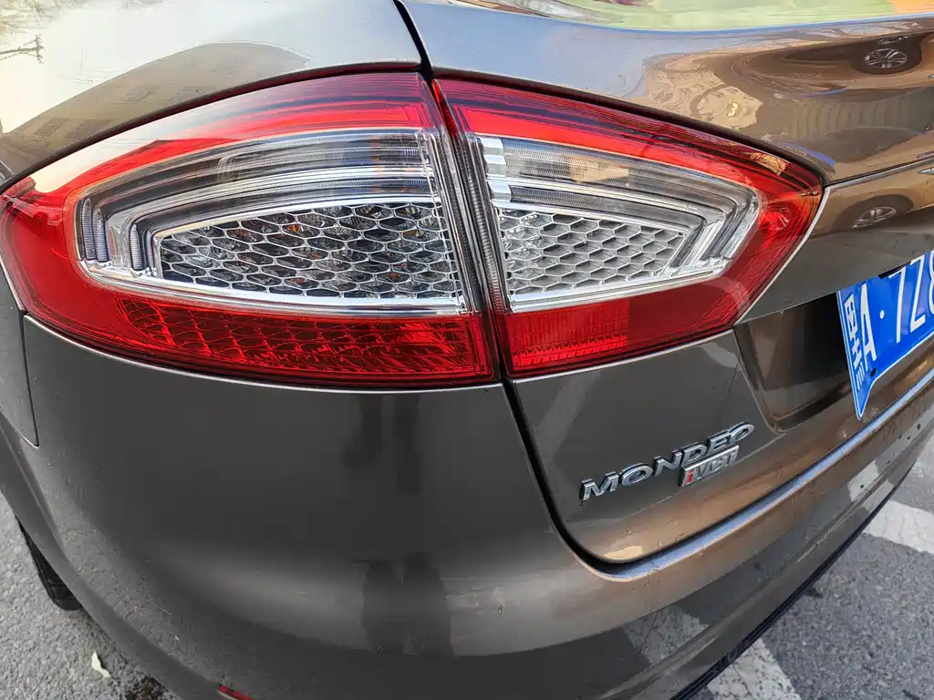 Ford Mondeo 2014 — фото 12