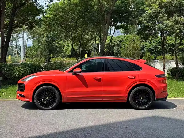 Porsche Cayenne 2021
